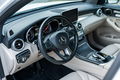 samochód osobowy Mercedes zdjęcie 21