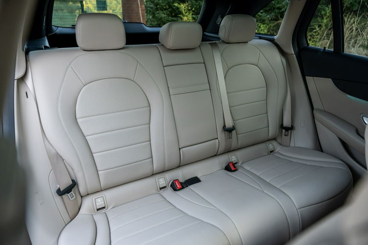 Mercedes GLC 300 4MATIC 2.0 245 KM zdjęcie 25