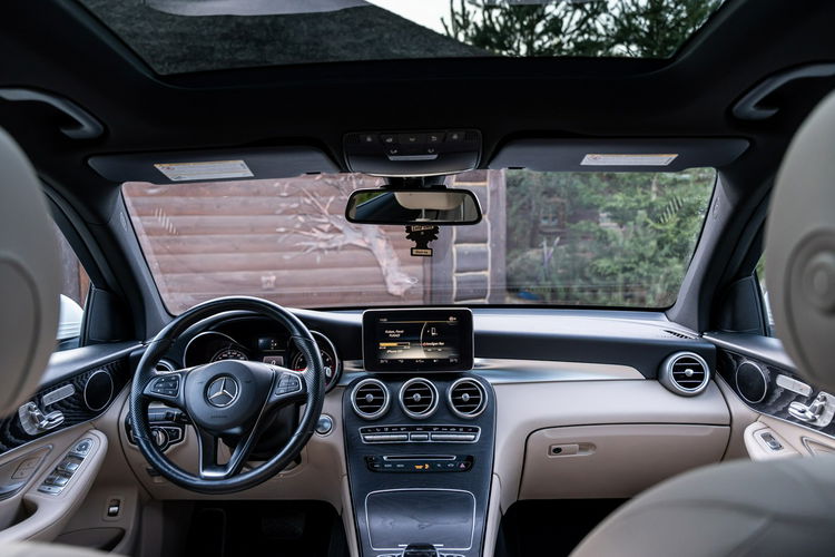 Mercedes GLC 300 4MATIC 2.0 245 KM zdjęcie 29