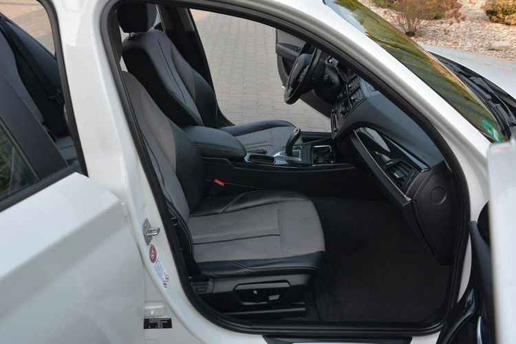 125 Biała Perła Urban Bi-Xenon Ledy Skóry el. fotele Parktronic ASO BMW zdjęcie 17