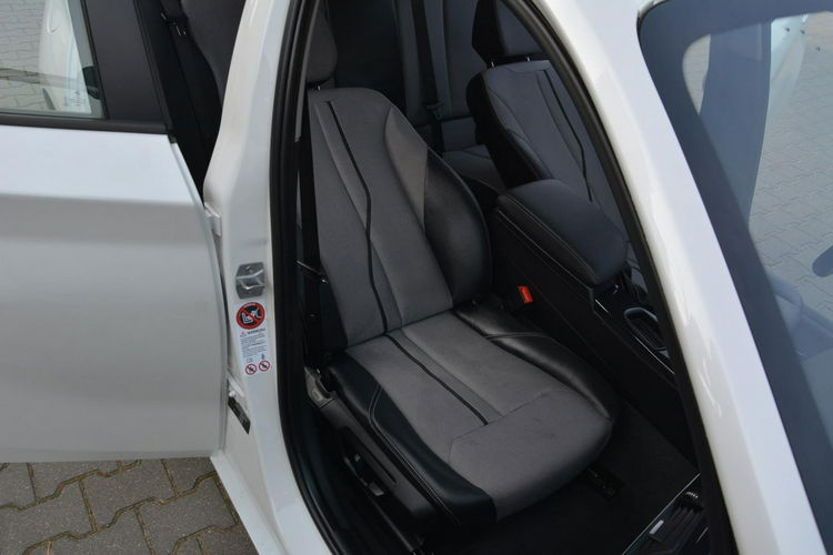 125 Biała Perła Urban Bi-Xenon Ledy Skóry el. fotele Parktronic ASO BMW zdjęcie 18