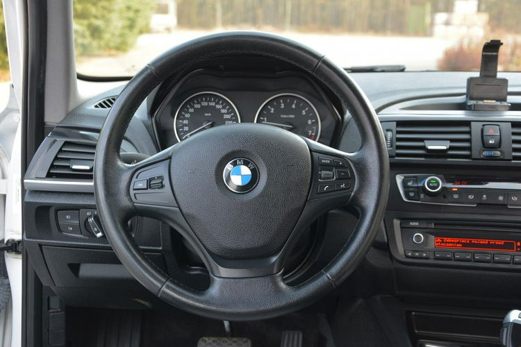 125 Biała Perła Urban Bi-Xenon Ledy Skóry el. fotele Parktronic ASO BMW zdjęcie 26