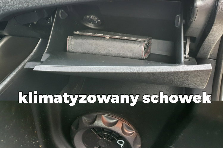 Kia Carens 1.7 CRDi 116KM # NAVI # Climatronic # 7 osobowy # Super Stan zdjęcie 27