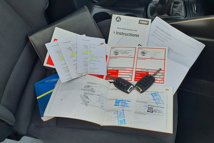 Kia Carens 1.7 CRDi 116KM # NAVI # Climatronic # 7 osobowy # Super Stan zdjęcie 28