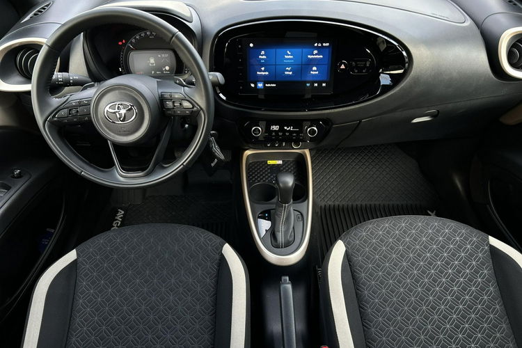 Toyota Aygo X 1.0 VVTi 72KM CVT STYLE VISION TECH, salon Polska, gwarancja zdjęcie 9