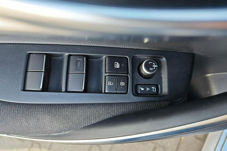 Toyota Corolla 1.8 Hybrid 140KM COMFORT TECH, salon Polska, gwarancja, FV23% zdjęcie 19
