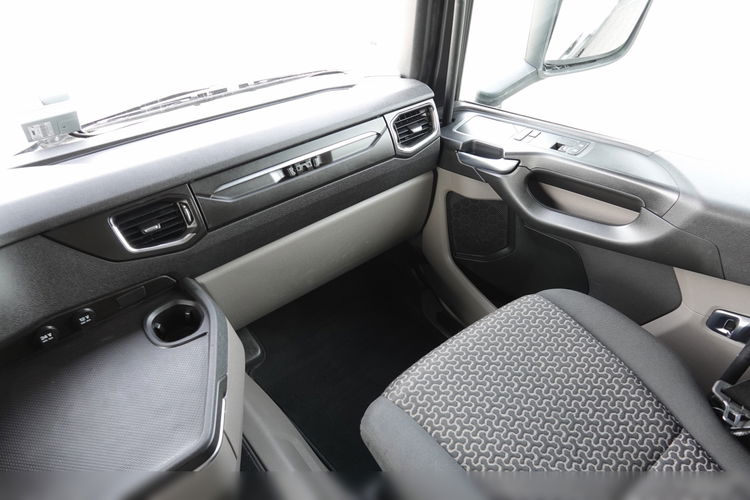 Scania R 450 / RETARDER / MEGA / LOWDECK / PO KONTRAKCIE SERWISOWYM zdjęcie 32