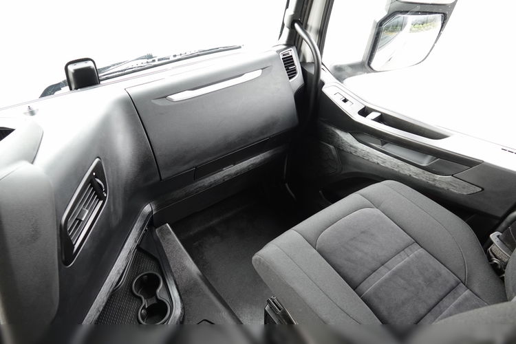 Iveco S-WAY / 510 / RETARDER / KLIMA POSTOJOWA / PO KONTRAKCIE SERWISOWYM zdjęcie 33