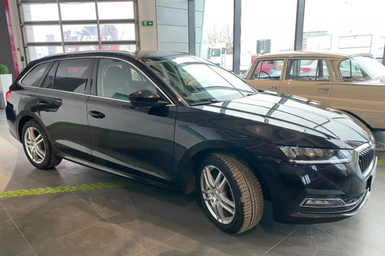 Octavia Skoda Octavia100% Bezwypadek+Oryginalne KM//Dsg7/Non stop Serwis zdjęcie 4