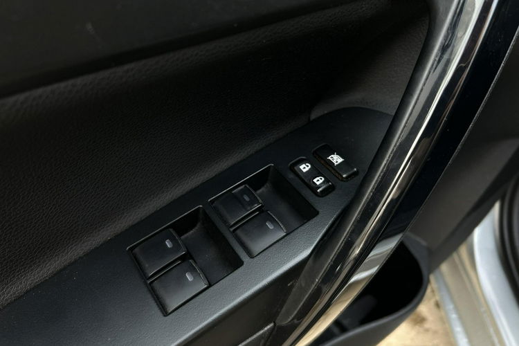 Toyota Auris 1.8 HSD 136KM PRESTIGE skyview, salon Polska zdjęcie 19