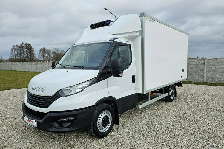 Mercedes Sprinter /Iveco Daily 3.0/160KM Chłodnia -29/+29 C 8-palet DrukarkaTemperatury zdjęcie 3