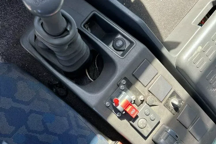 Iveco EUROCARGO 120EL21 Laweta Platforma + HDS HMF 860 Pomoc Drogowa zdjęcie 23