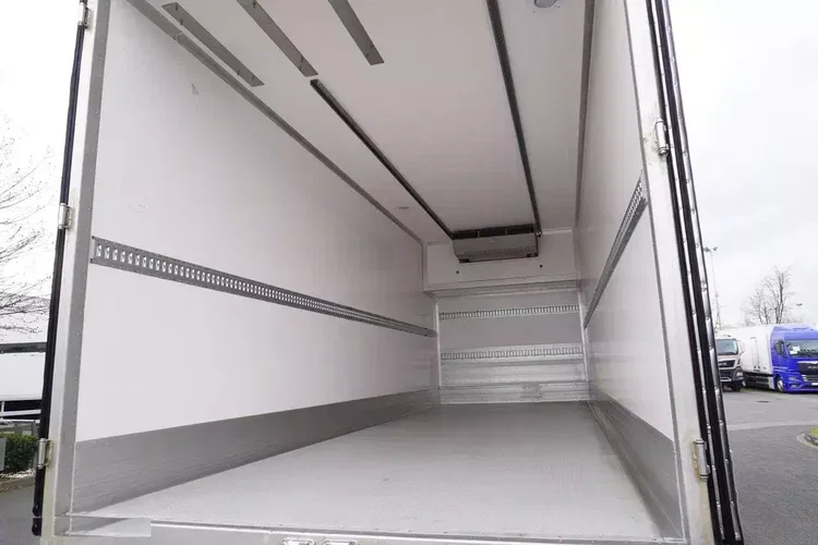 Mercedes Actros 2753 / NOWA chłodnia Lamberet / kabina Gigaspace Salonka / 530 KM zdjęcie 10