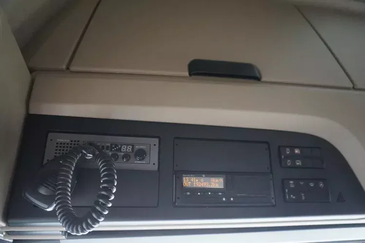 Mercedes Actros 2753 / NOWA chłodnia Lamberet / kabina Gigaspace Salonka / 530 KM zdjęcie 20