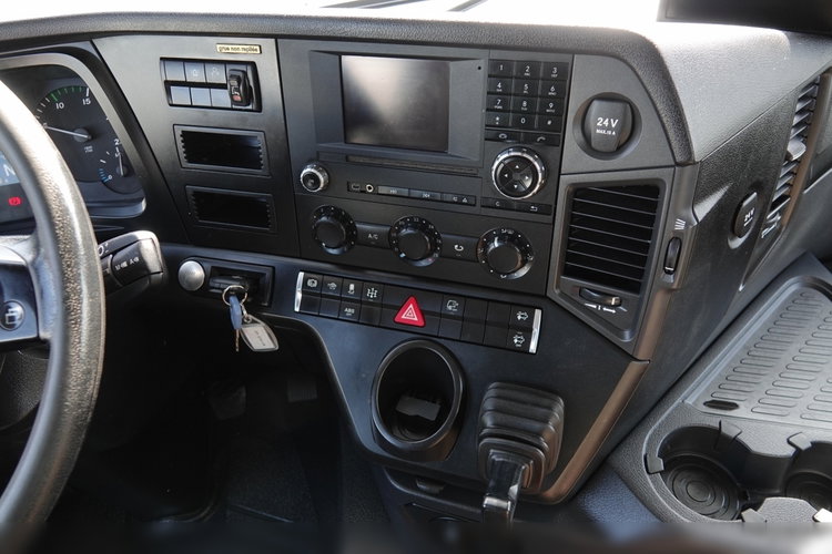 Mercedes AROCS 2643 / 6x4 / SKRZYNIOWY- 6.8 m / + HDS HIAB 144 wysów: 13 m / EURO 6 / STEROWANIE RADIOWE / ROTATOR zdjęcie 42