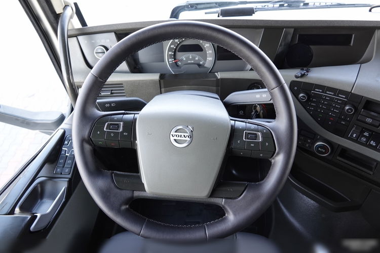 Volvo FH 460 /SPROWADZONY / PO KONTRAKCIE SERWISOWYM zdjęcie 28