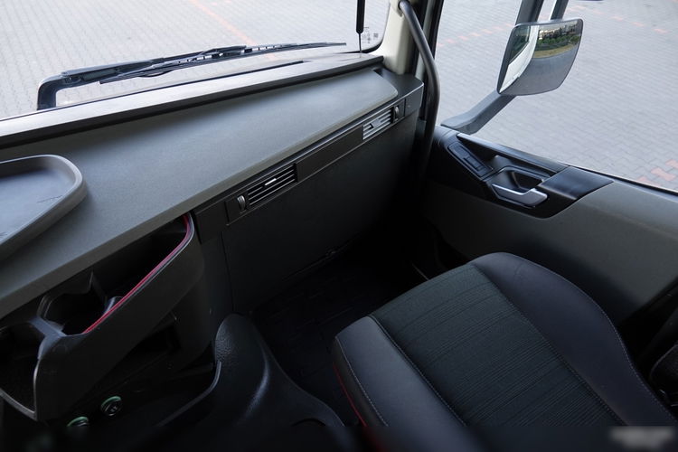 Volvo FH 460 /SPROWADZONY / PO KONTRAKCIE SERWISOWYM zdjęcie 32
