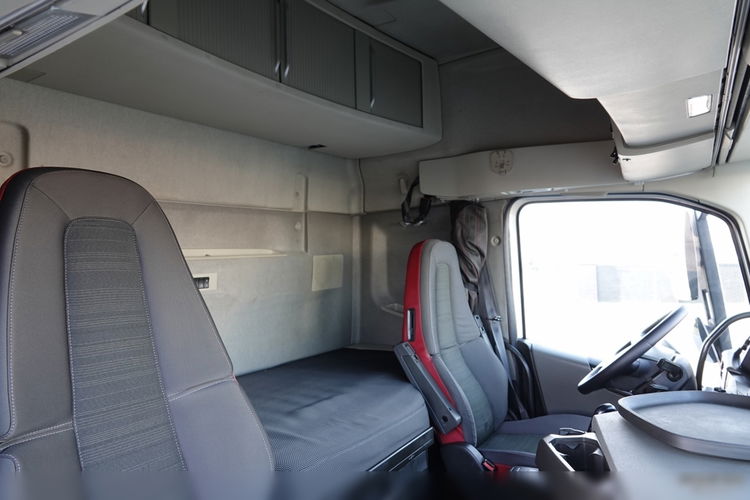 Volvo FH 460 /SPROWADZONY / PO KONTRAKCIE SERWISOWYM zdjęcie 35