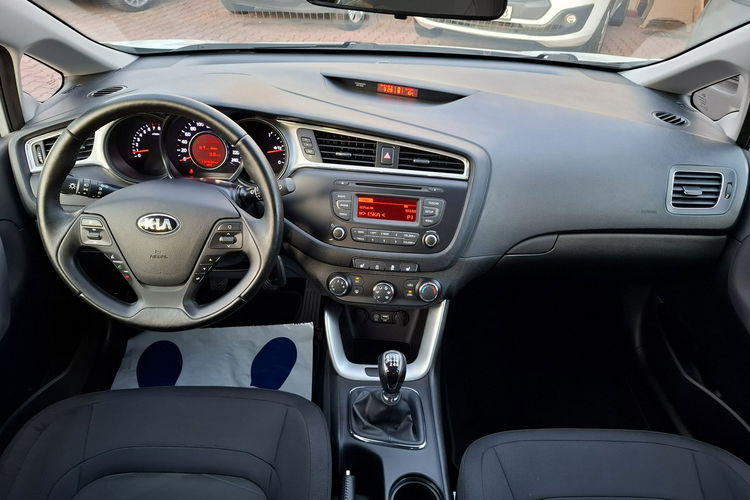 Kia Cee'd 1.4 MPI. Manual. Bogate Wyposażenie. Zadbany. Stan BDB. 2 x koła. zdjęcie 15