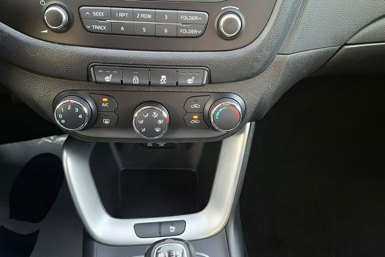 Kia Cee'd 1.4 MPI. Manual. Bogate Wyposażenie. Zadbany. Stan BDB. 2 x koła. zdjęcie 18