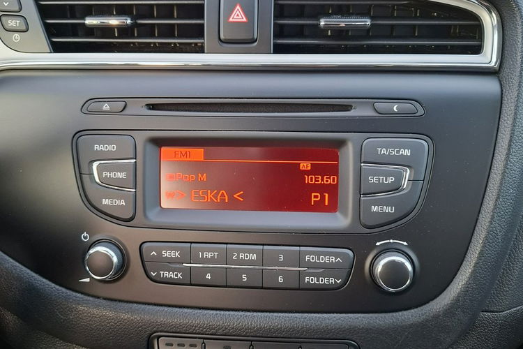 Kia Cee'd 1.4 MPI. Manual. Bogate Wyposażenie. Zadbany. Stan BDB. 2 x koła. zdjęcie 25