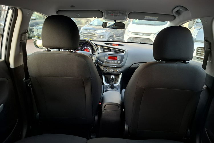 Kia Cee'd 1.4 MPI. Manual. Bogate Wyposażenie. Zadbany. Stan BDB. 2 x koła. zdjęcie 26
