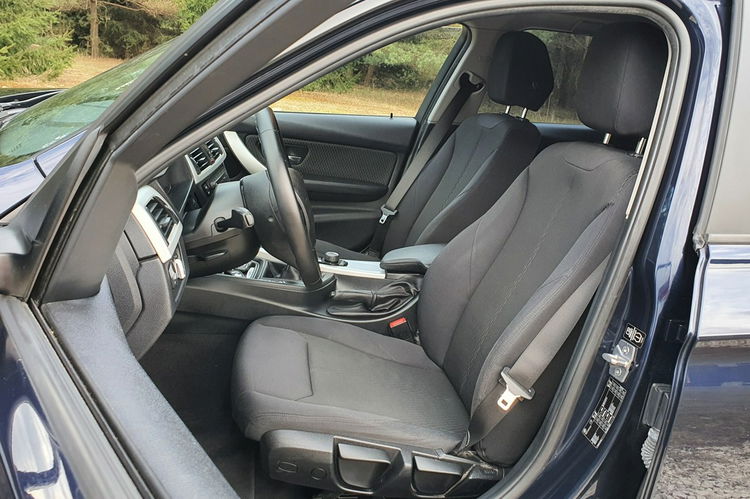 BMW 320 320d 184KM # Touring # Duży Ekran # Climatronic # PDC # Kamera # IGŁA zdjęcie 6