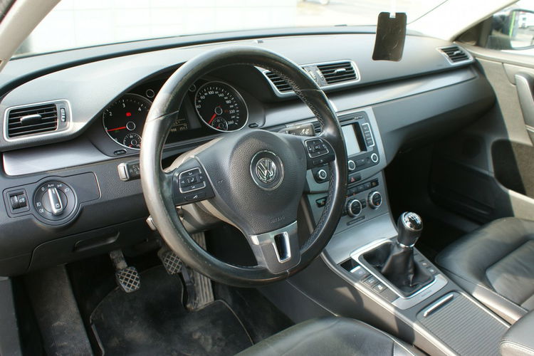 Volkswagen Passat zdjęcie 11