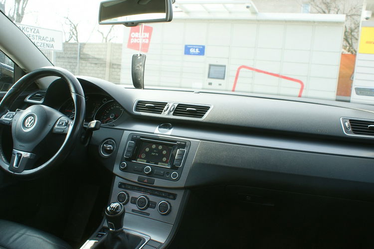 Volkswagen Passat zdjęcie 14
