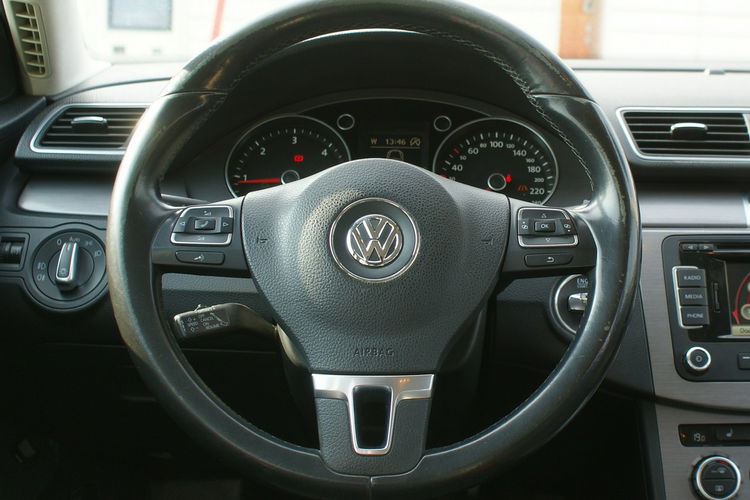 Volkswagen Passat zdjęcie 19