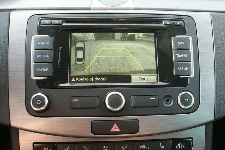 Volkswagen Passat zdjęcie 25