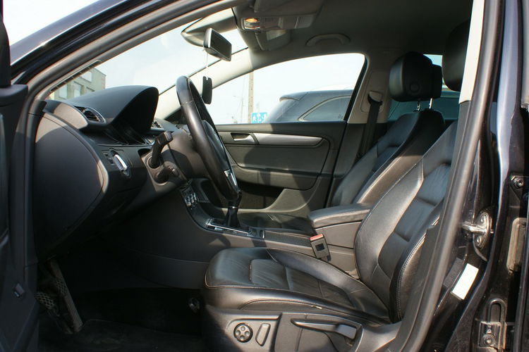 Volkswagen Passat zdjęcie 9