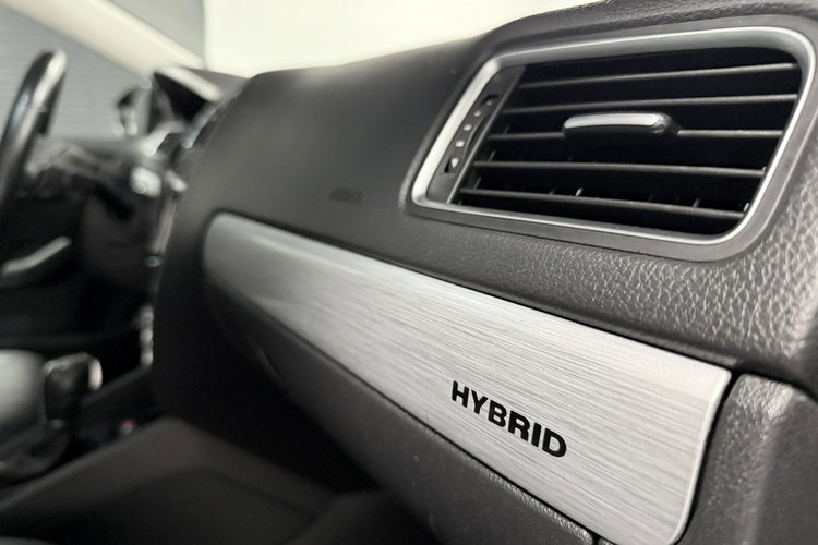 Volkswagen Jetta 1.4 TSI 150KM DSG BOSE Navi BiXenon HIGHLINE Klimatronic Kamer Łopatki zdjęcie 16