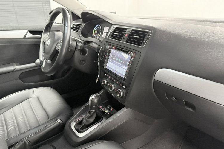 Volkswagen Jetta 1.4 TSI 150KM DSG BOSE Navi BiXenon HIGHLINE Klimatronic Kamer Łopatki zdjęcie 21