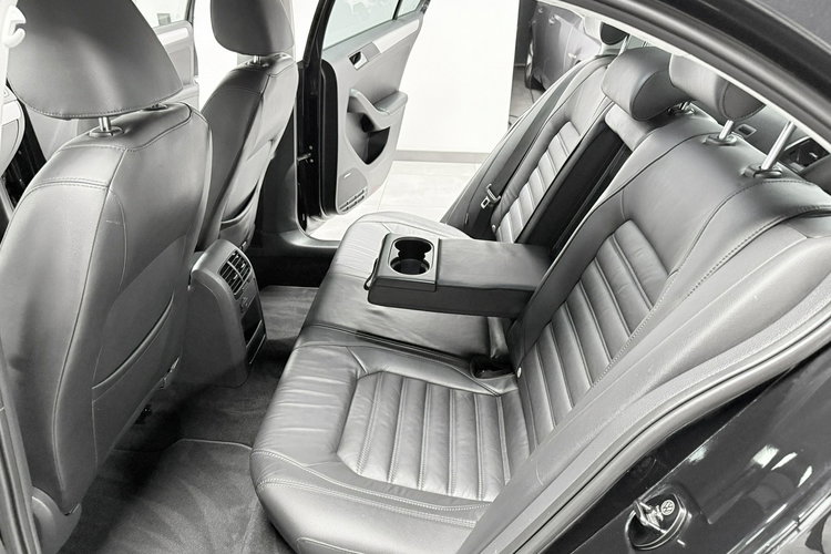 Volkswagen Jetta 1.4 TSI 150KM DSG BOSE Navi BiXenon HIGHLINE Klimatronic Kamer Łopatki zdjęcie 28