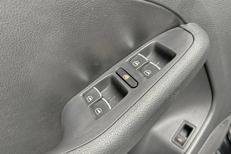 Volkswagen Jetta 1.4 TSI 150KM DSG BOSE Navi BiXenon HIGHLINE Klimatronic Kamer Łopatki zdjęcie 29