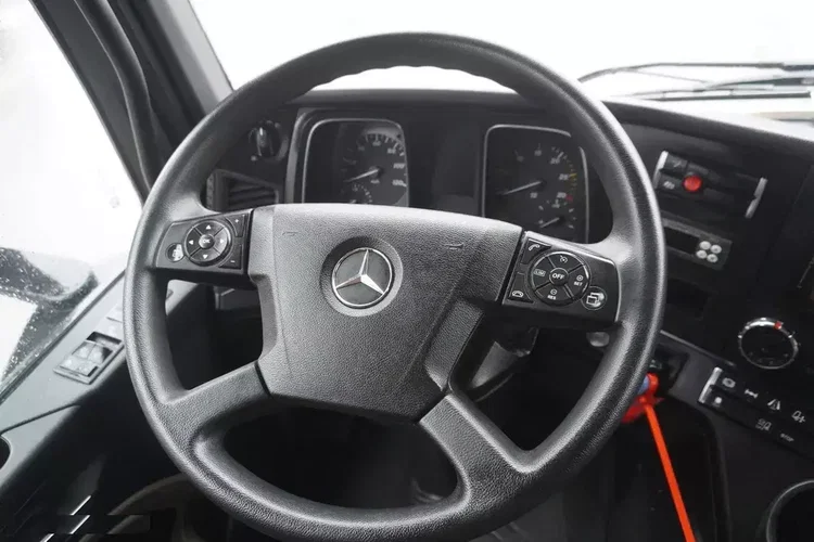 Mercedes Actros 1824 / Rama do zabudowy 9.1 m / kabina sypialna zdjęcie 27