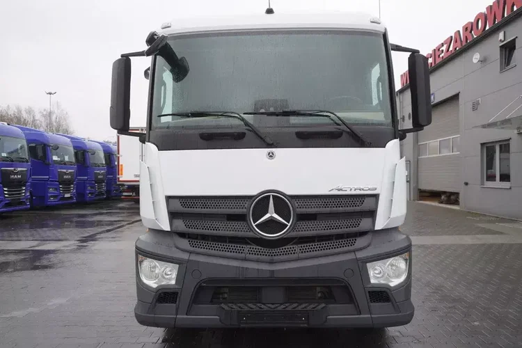 Mercedes Actros 1824 / Rama do zabudowy 9.1 m / kabina sypialna zdjęcie 8