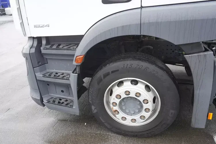 Mercedes Actros 1824 / Rama do zabudowy 9.1 m / kabina sypialna zdjęcie 15