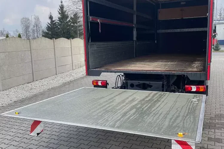 Mercedes 1218 zdjęcie 15