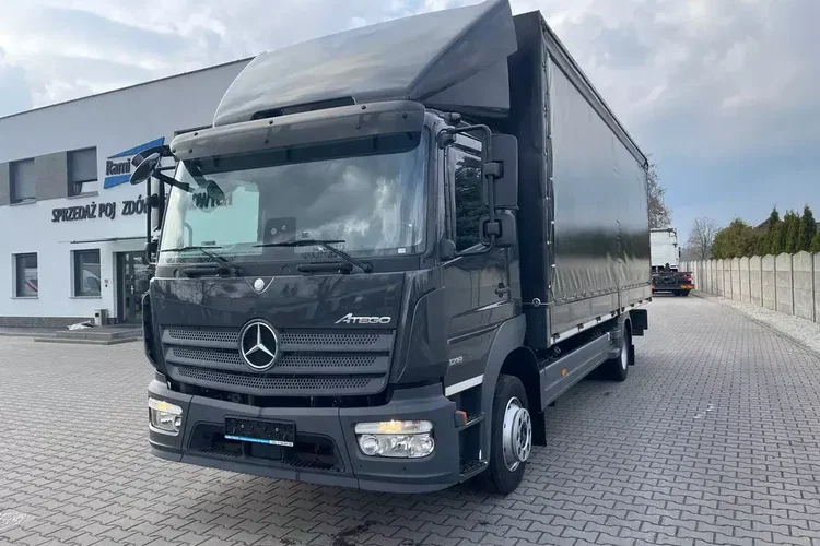 Mercedes 1218 zdjęcie 2