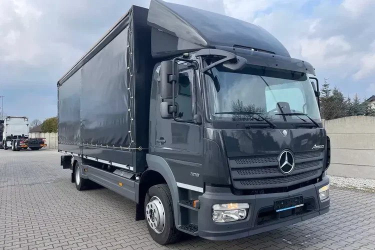 Mercedes 1218 zdjęcie 4