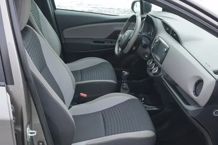 Toyota yaris zdjęcie 23