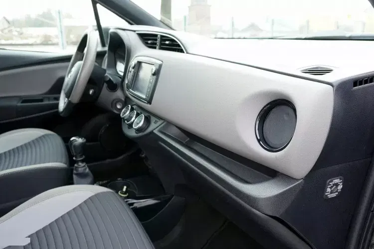 Toyota yaris zdjęcie 24