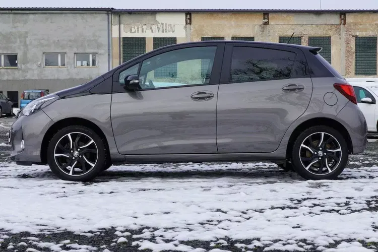 Toyota yaris zdjęcie 15