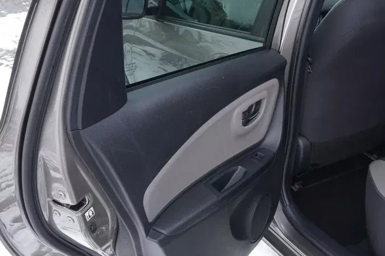 Toyota yaris zdjęcie 40