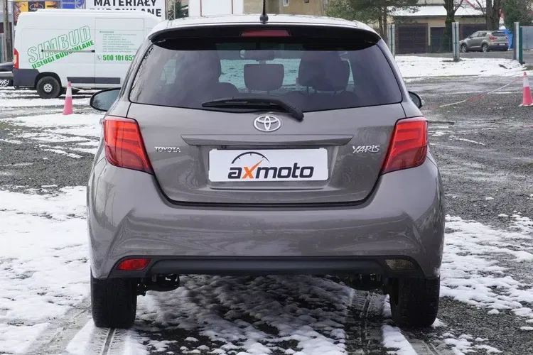 Toyota yaris zdjęcie 21