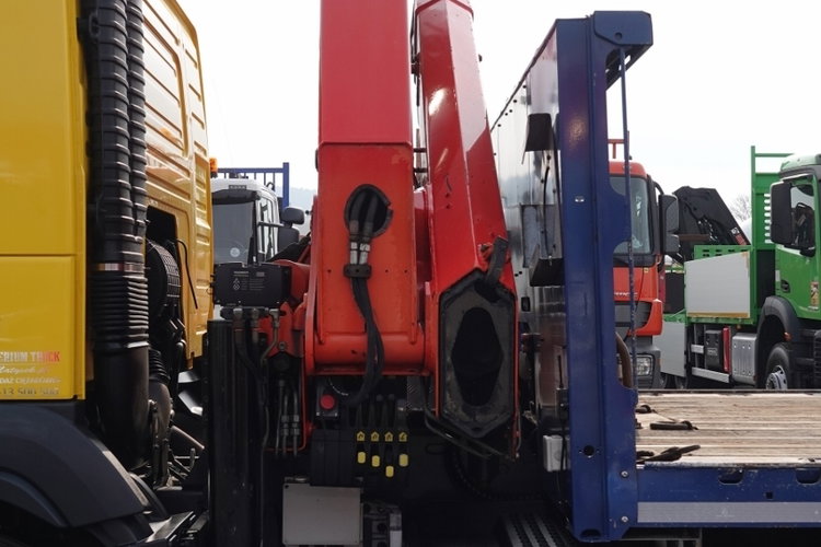 Volvo FM 410 / 6x2 / LAWETA + HDS PALFINGER PK 18500 / OŚ PODNOSZONA  / NAJAZDY HYDRAULICZNE / WCIĄGARKA / EURO 6  zdjęcie 28