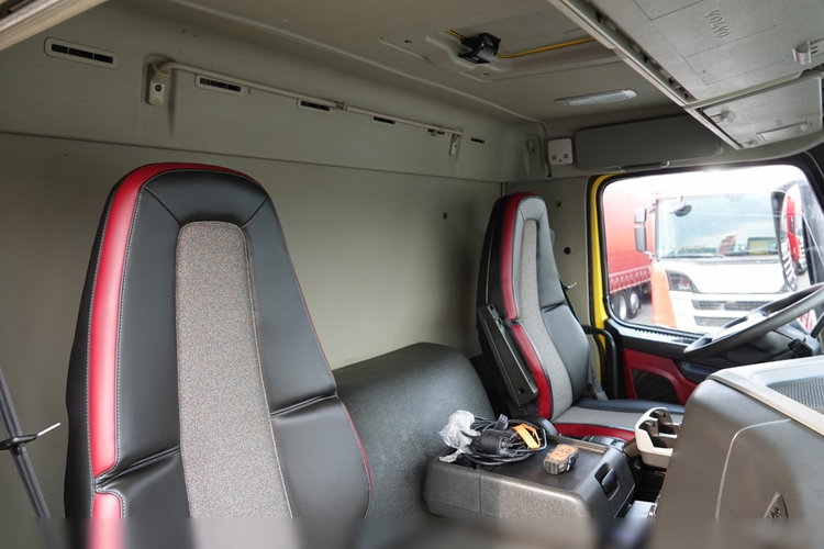 Volvo FM 410 / 6x2 / LAWETA + HDS PALFINGER PK 18500 / OŚ PODNOSZONA  / NAJAZDY HYDRAULICZNE / WCIĄGARKA / EURO 6  zdjęcie 51