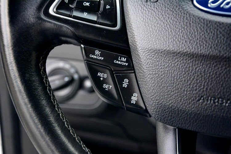 Ford Kuga Lift ST-Line Biała Perła 4WD Navi Radar ACC BI-Xenon led Skóry ASO zdjęcie 24